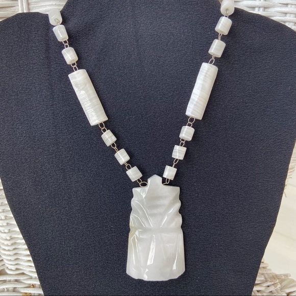 Vintage agate carved necklace - Picture 4 of 9